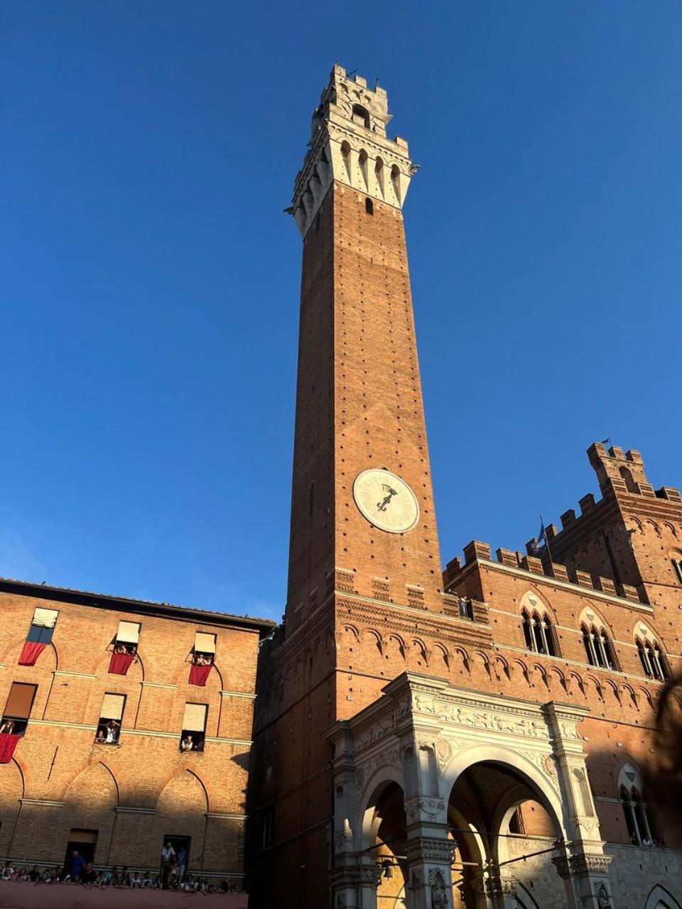La Campanina-Nel Cuore Di Siena E Della Contrada Kültér fotó
