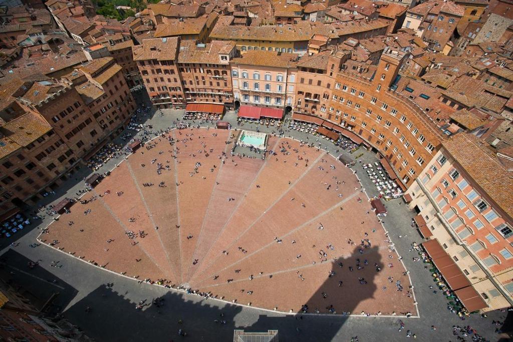 La Campanina-Nel Cuore Di Siena E Della Contrada Kültér fotó