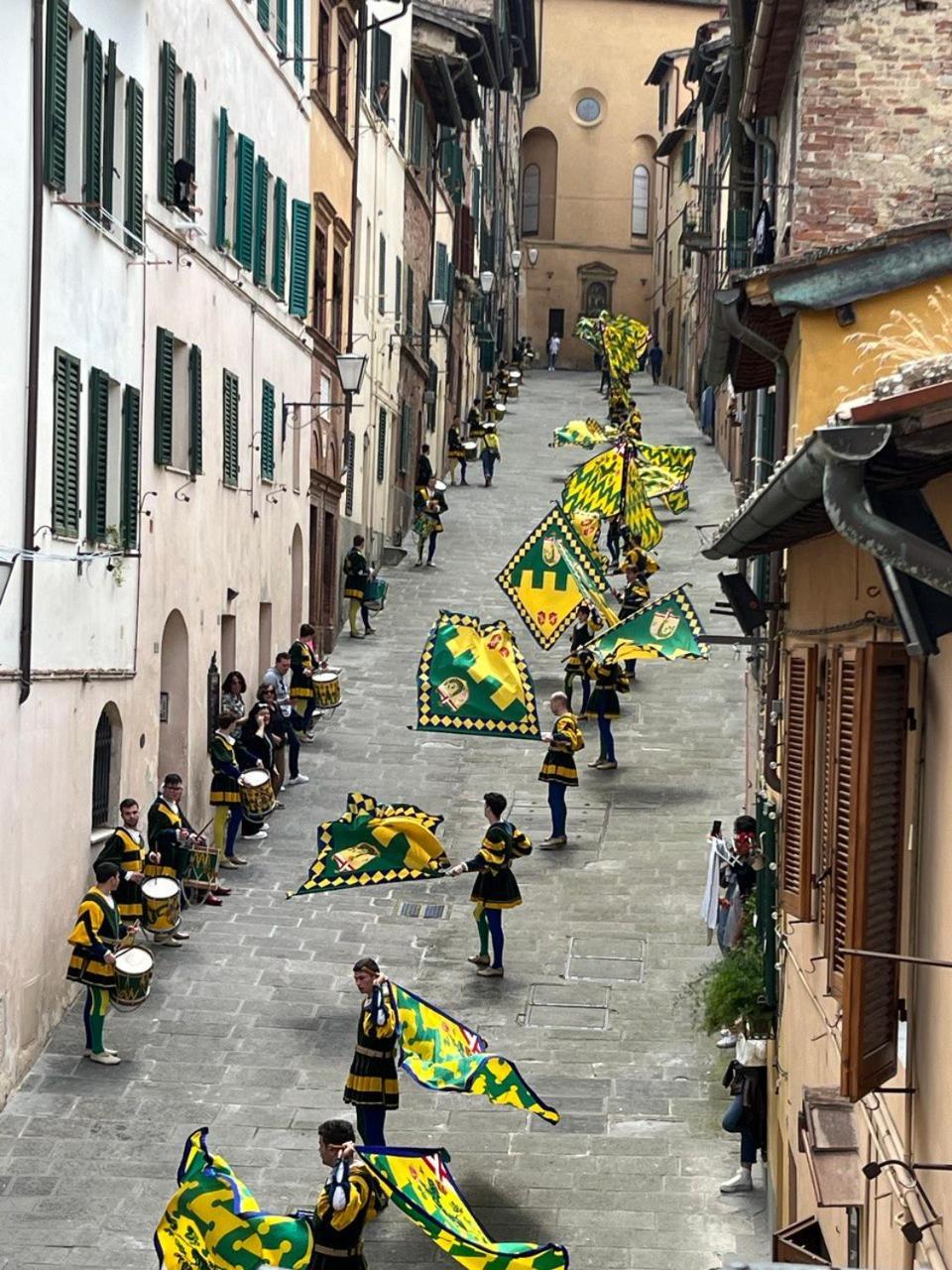 La Campanina-Nel Cuore Di Siena E Della Contrada Kültér fotó